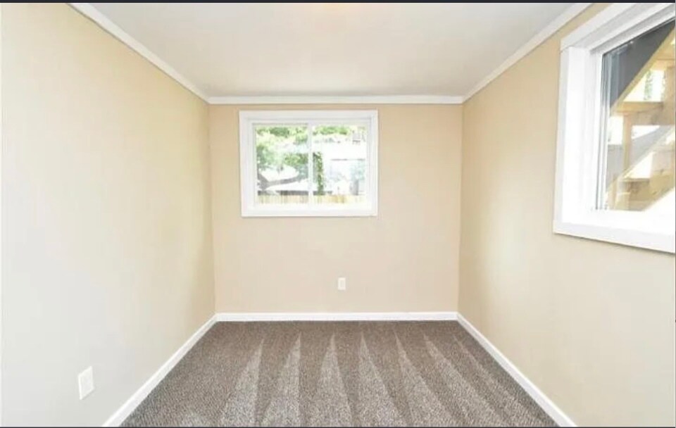 Building Photo - 28 Red Jacket Pky