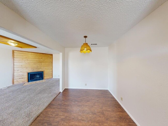 Building Photo - 408 SE 6th St