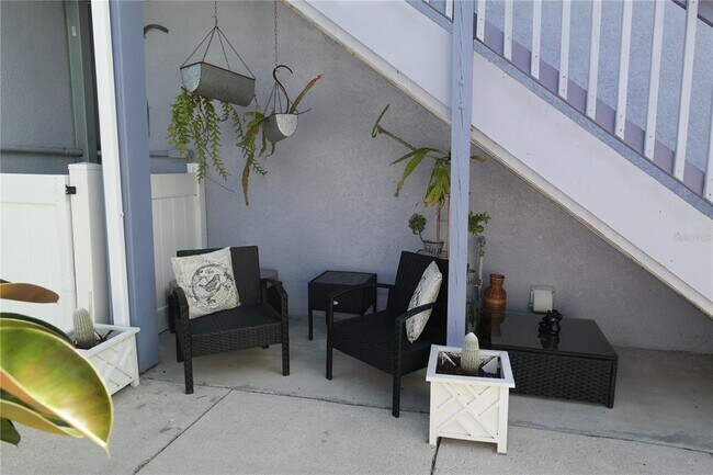 Building Photo - 1025 7th St S