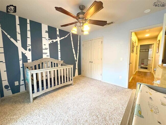 Building Photo - 4801 Shenandoah Dr
