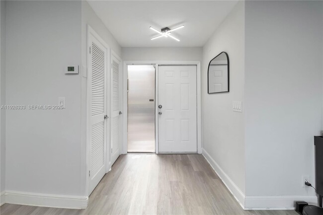 Building Photo - 3475 Emerald Oaks Dr