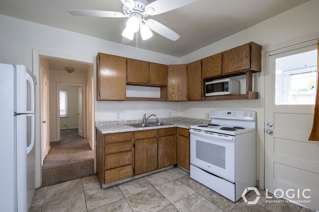 Building Photo - 809 E 50 S