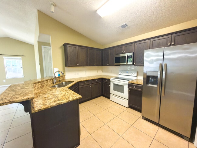 Building Photo - 9760 Seafarer's Way