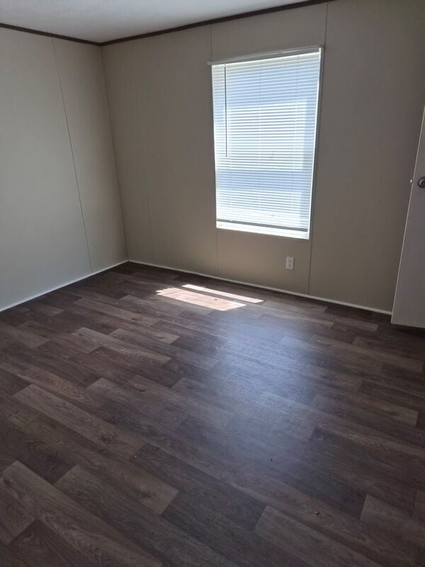 Building Photo - 185 Lakeside Ln