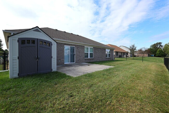Building Photo - Beautiful 3 Bedroom House in Quiet Auburn ...
