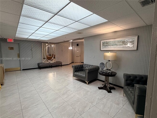 Building Photo - 1400 St Charles Pl