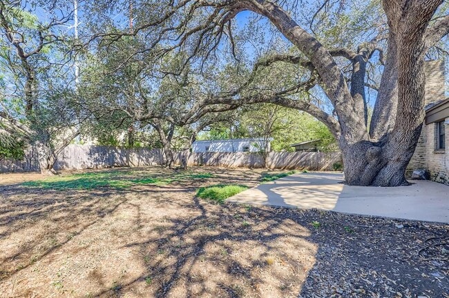 Building Photo - 5702 Fairlane Dr