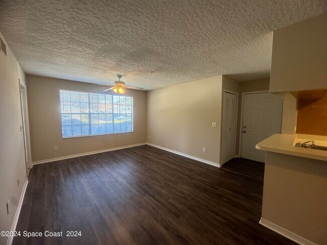 Building Photo - 7667 N Wickham Rd