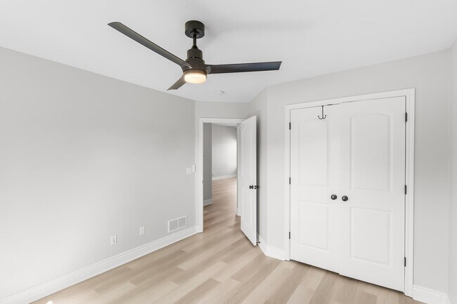 Building Photo - 1704 Ballentine Ln