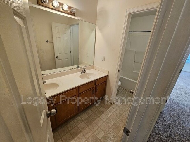 Building Photo - 1608 Brambleton Ct