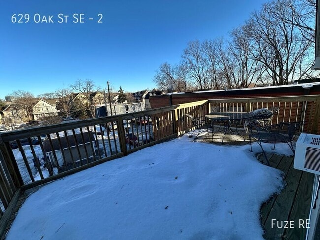 Building Photo - 629 SE Oak St