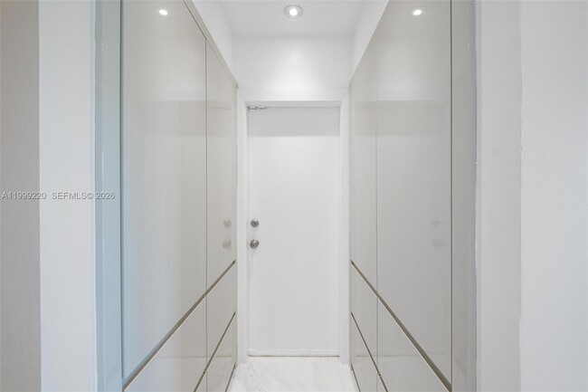 Building Photo - 11401 SW 72nd Pl