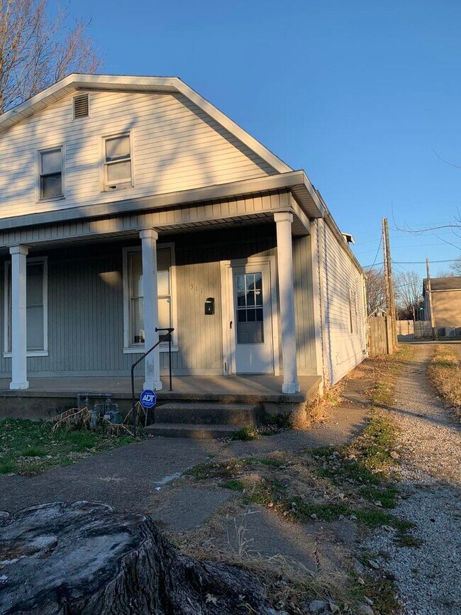 Primary Photo - 311 Sherman St
