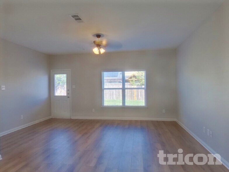 Building Photo - 6173 Chalk Hollow Dr