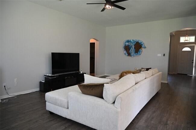 Building Photo - 5755 Lightstone Ln