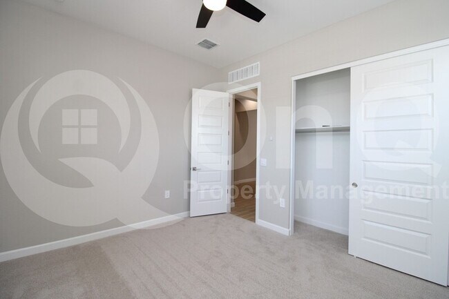 Building Photo - 5976 E Quail Ave