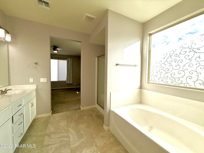 Building Photo - 1216 Brentwood Way