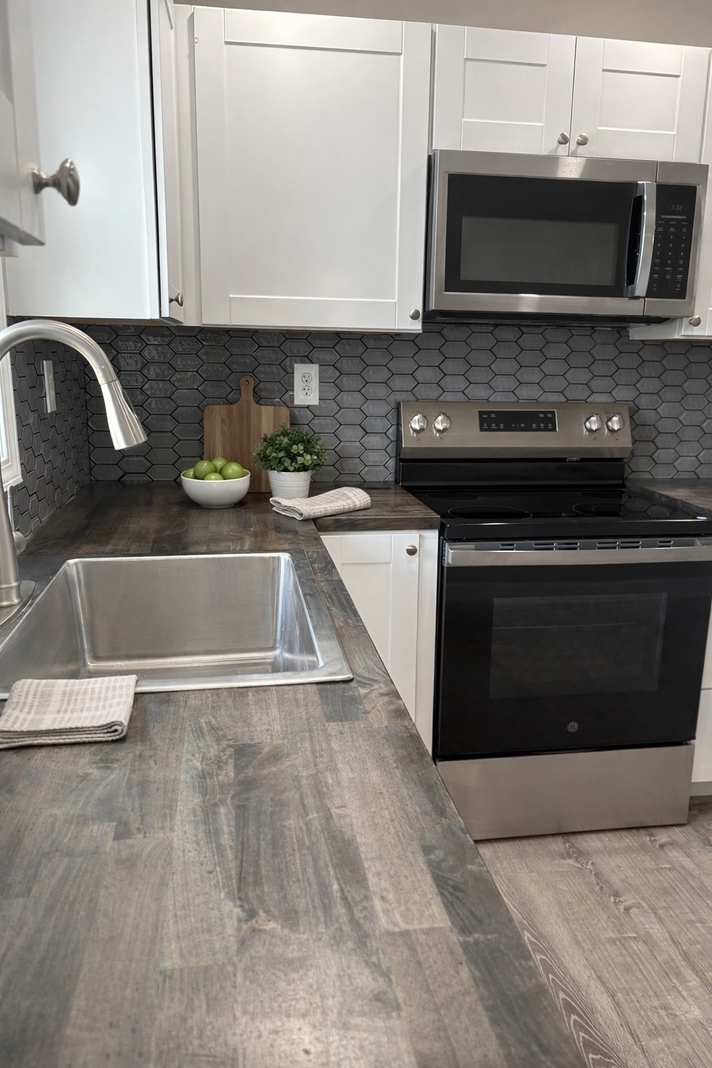 Building Photo - 3140 Springmill West Rd