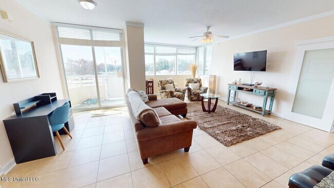 Building Photo - 2060 Beach Blvd