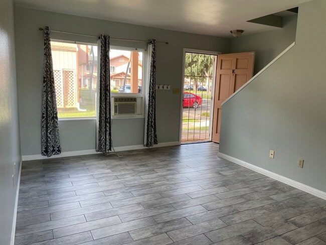 Building Photo - Kulalani Village - Right Next to Kapolei E...