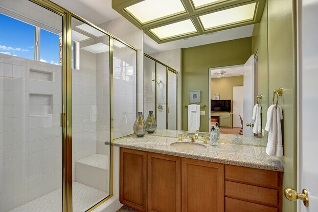 Building Photo - 383 Desert Holly Dr