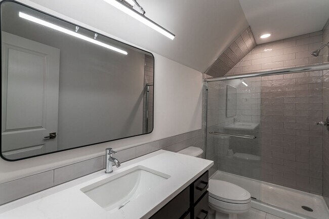 Building Photo - 468-470 E. 2nd Ave