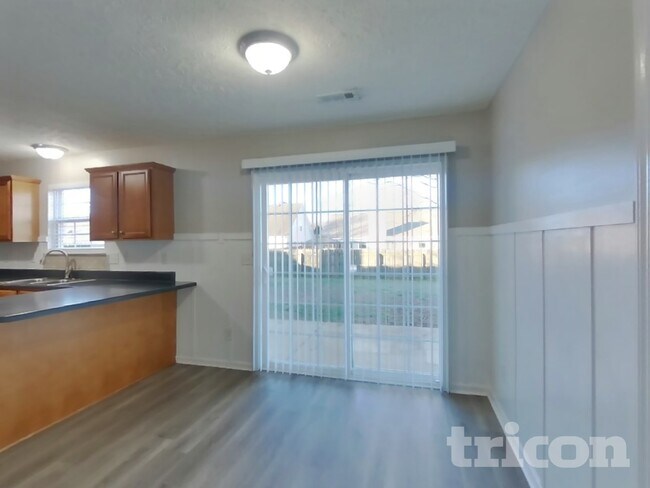 Building Photo - 3011 Deer Trail Dr