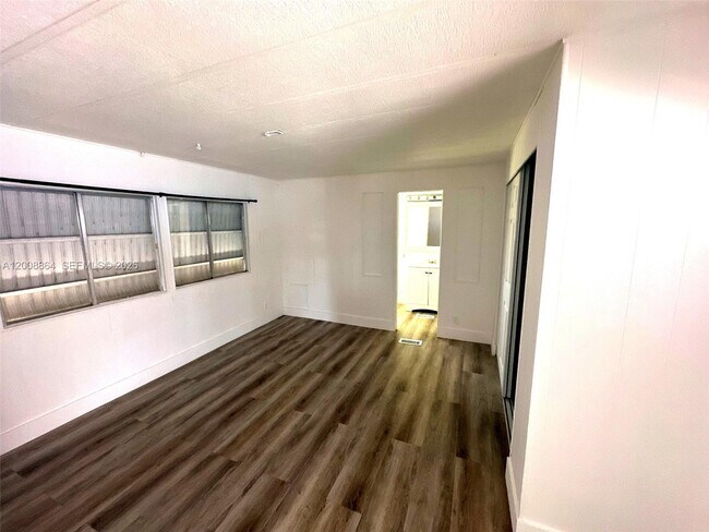 Building Photo - 2957 SW 54th St