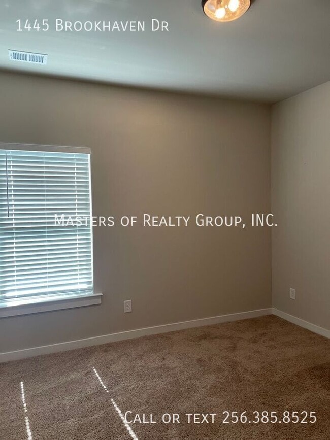 Building Photo - 1445 Brookhaven Dr