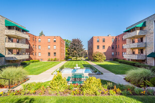 Building Photo - Royal Garden Apartments