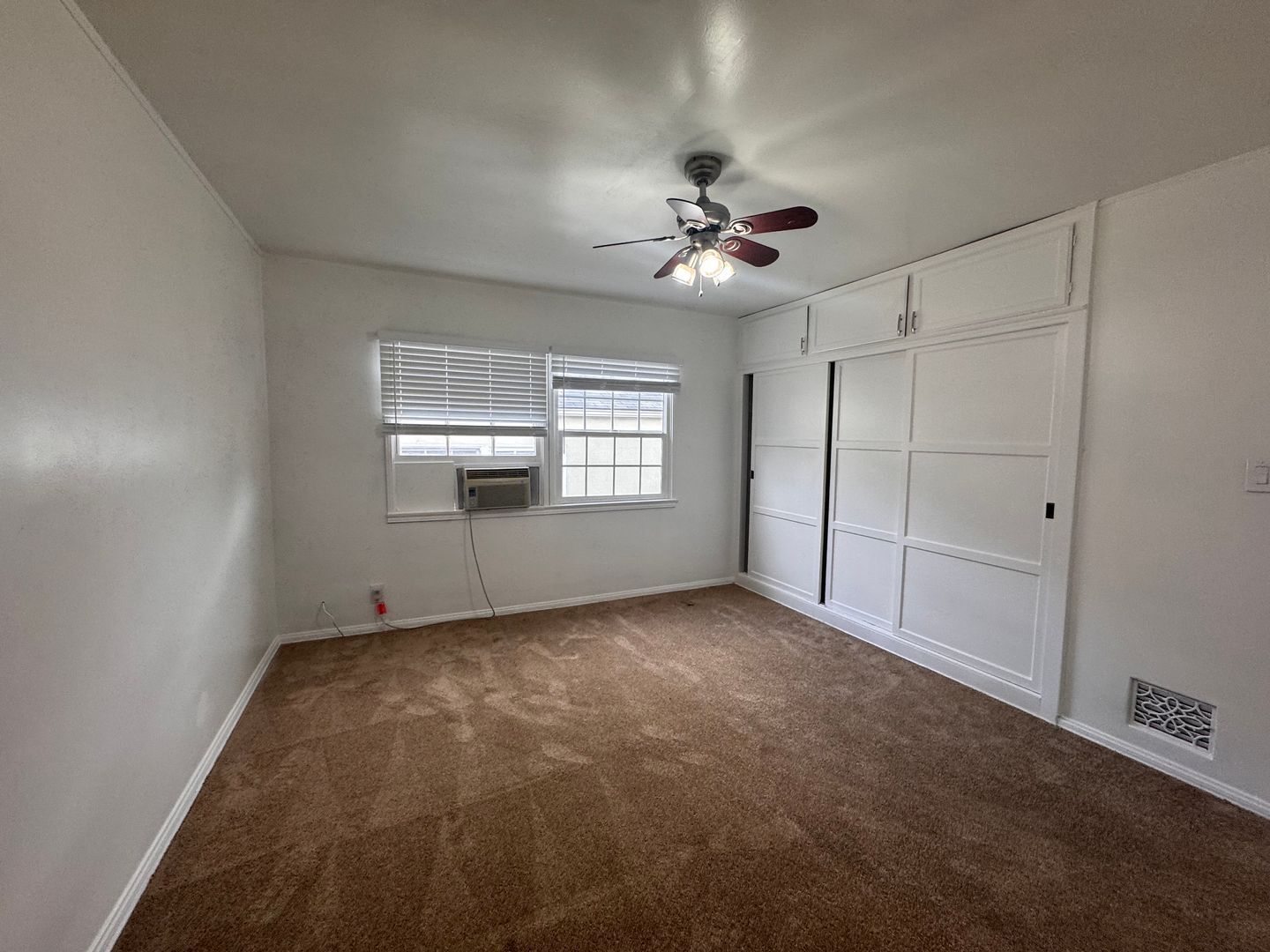 Building Photo - 8575 Holloway Dr