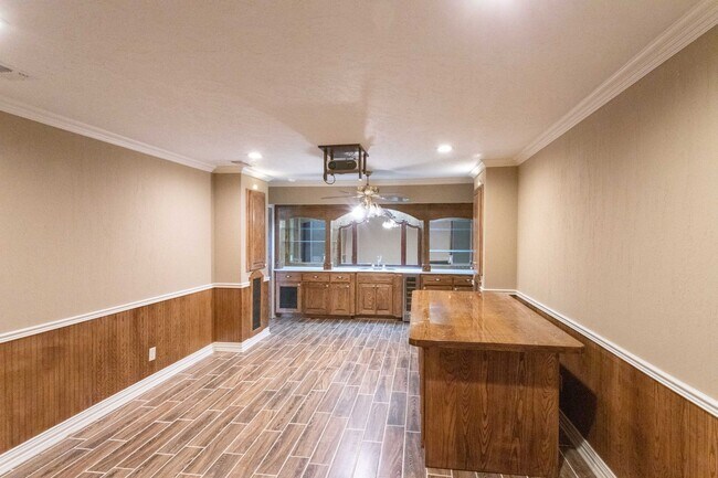 Building Photo - 1803 Midwestern Pkwy