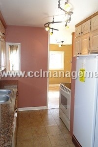 Building Photo - 202 E Dean Ave