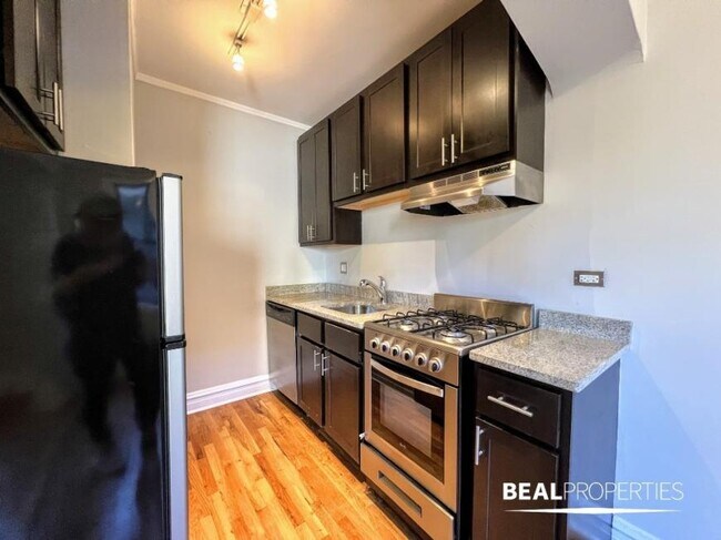 Building Photo - 0 bedroom in CHICAGO IL 60640