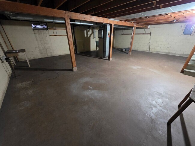 Building Photo - 1501/1503 Harding Ave