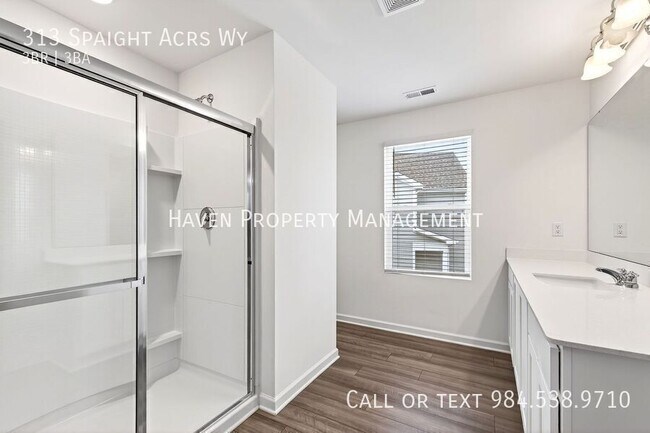 Building Photo - 313 Spaight Acrs Wy