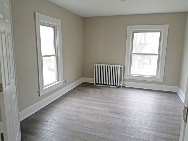 Building Photo - nreferry