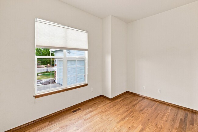 Building Photo - 8803 Wolf Lake Drive