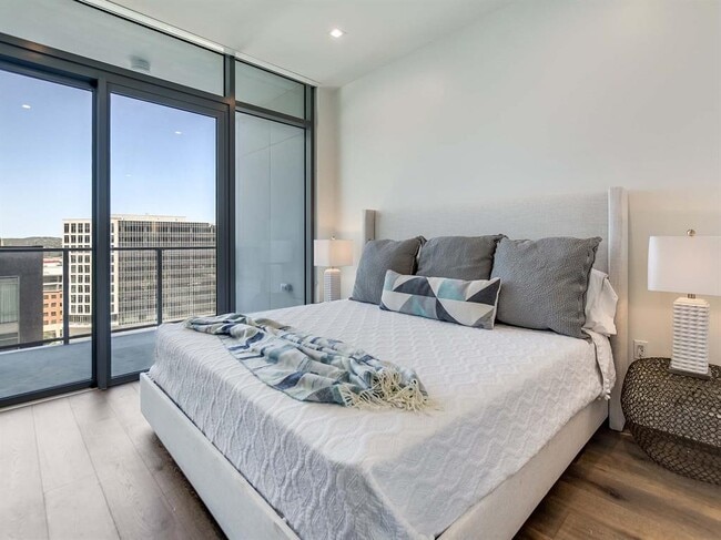 Building Photo - 501 West Ave