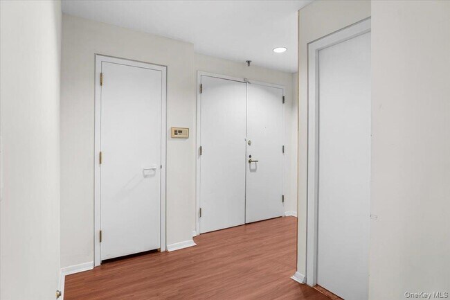 Building Photo - 100 Cutter Mill Rd