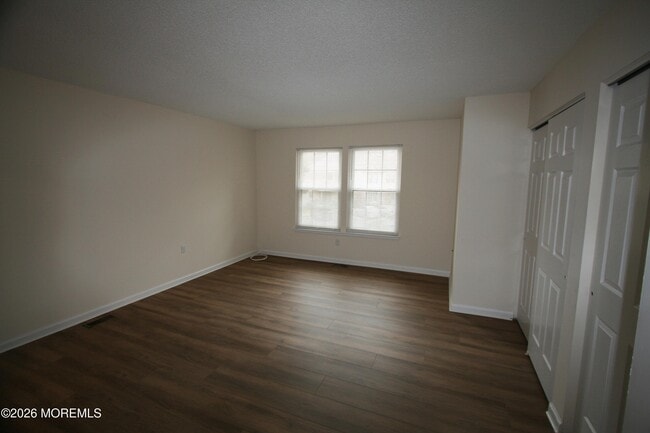 Building Photo - 200 Daffodil Dr