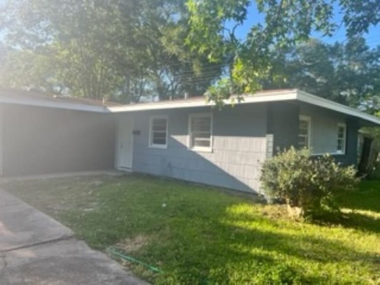 Primary Photo - 8615 Beaumont Dr