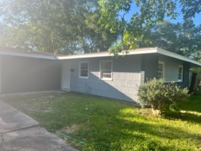 Building Photo - 8615 Beaumont Dr