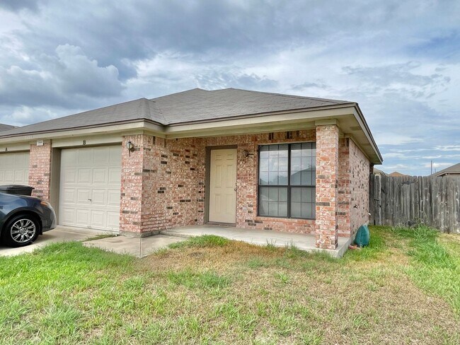 Primary Photo - 1509 Nicholas Cir