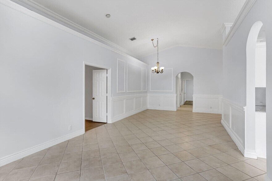 Building Photo - 7607 Colony Lake Dr