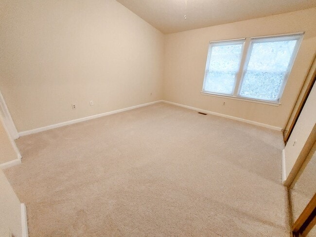 Building Photo - Beautiful 2BR 2BA Townhouse in Germantown ...