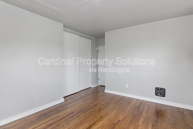 Building Photo - 3271 Morrison Ave