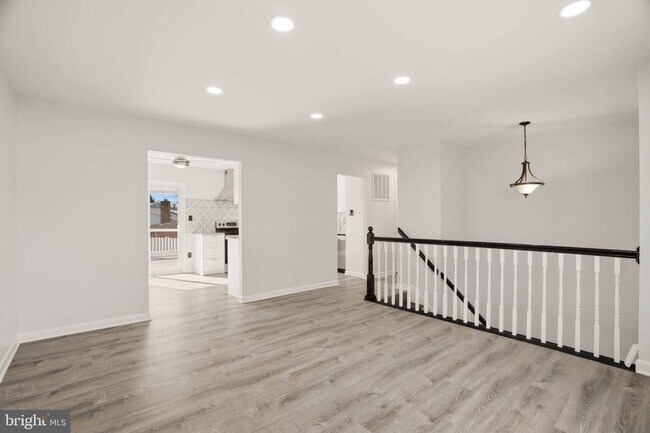 Building Photo - 7897 Pavilion Dr