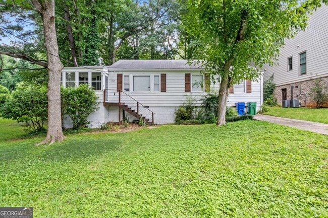 Building Photo - 1738 Duke Rd