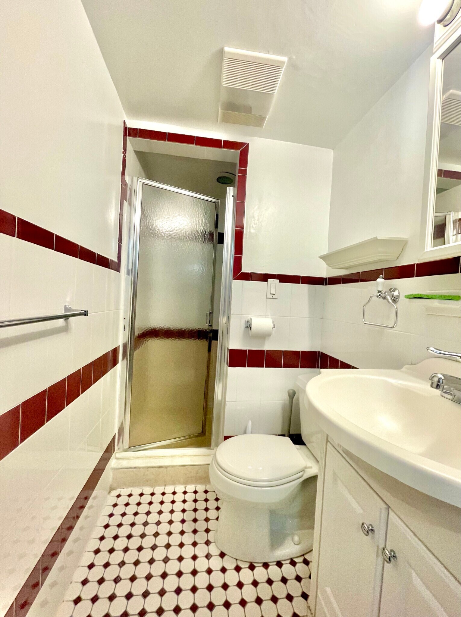 Building Photo - 27 South Crescent Circuit